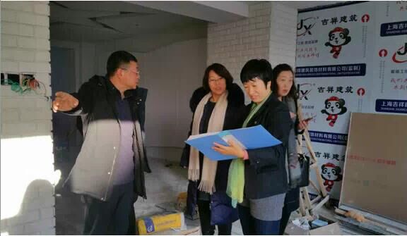 ��÷�������߽��Ϲ�����չ��һ�߹����ա��